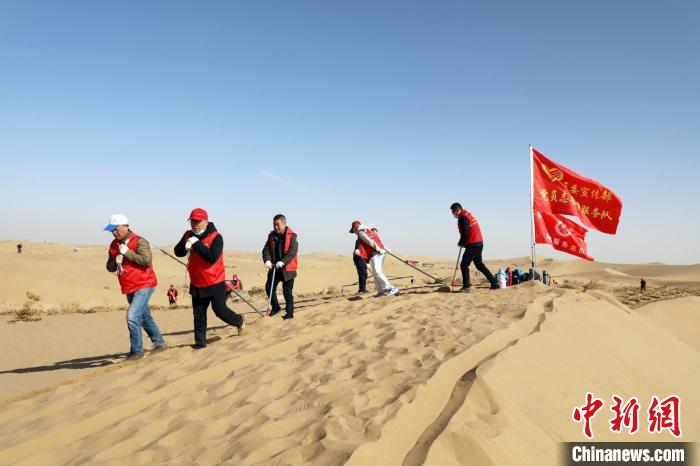 Le Gansu lutte contre l'avancée du désert de Tengger