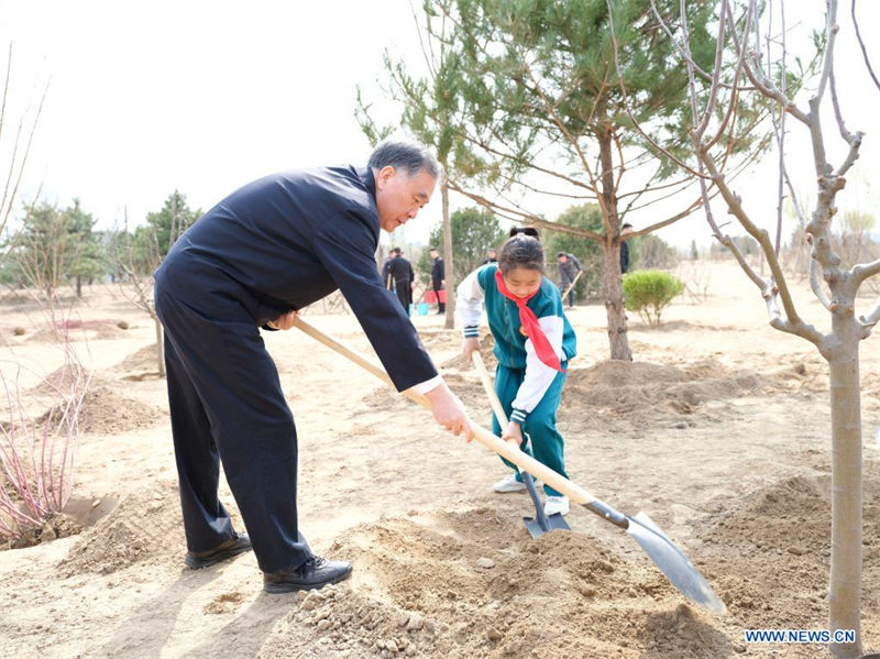 Xi Jinping plante des arbres pour la dixième année en tant que plus haut dirigeant chinois