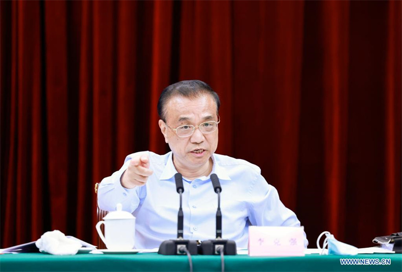 Le PM chinois insiste sur la stabilisation de l'emploi et des prix pour soutenir l'économie