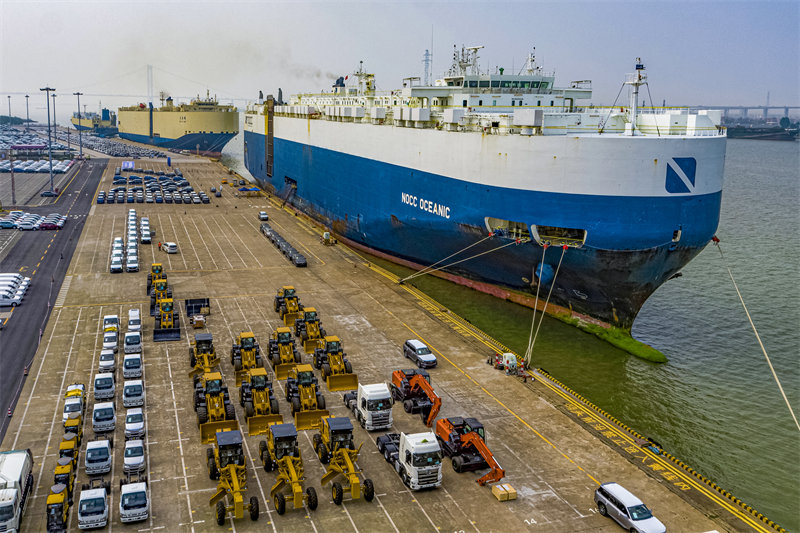 Le port automobile de Guangzhou inaugure la première route roulière quasi-liner vers l'Amérique du Sud à Nansha