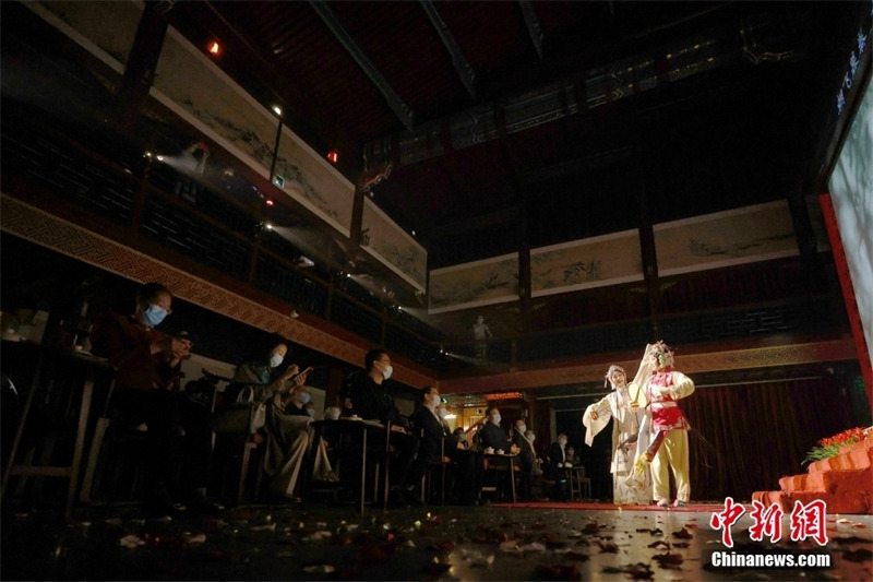 La réouverture d'un opéra centenaire à Beijing