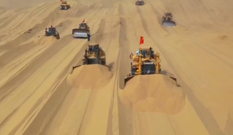 La troisième autoroute du désert du Xinjiang bientôt ouverte à la circulation