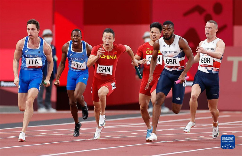 CIO : l'équipe masculine chinoise du relais 4X100 m remporte la médaille de bronze en athlétisme aux Jeux olympiques de Tokyo
