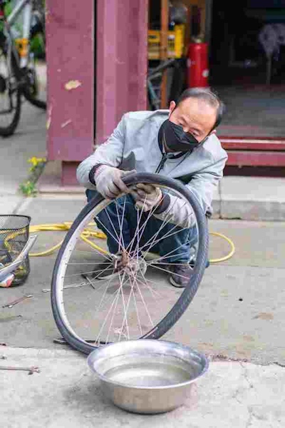 Un réparateur a réparé près de 500 000 vélos à l'Université de Pékin en 16 ans