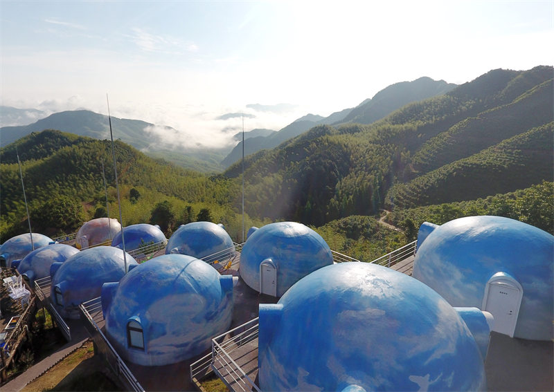 Les auberges situées au sommet des montagnes augmentent les revenus des villageois du Zhejiang