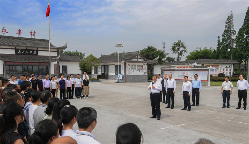 Xi Jinping inspecte la ville de Meishan dans le sud-ouest de la Chine