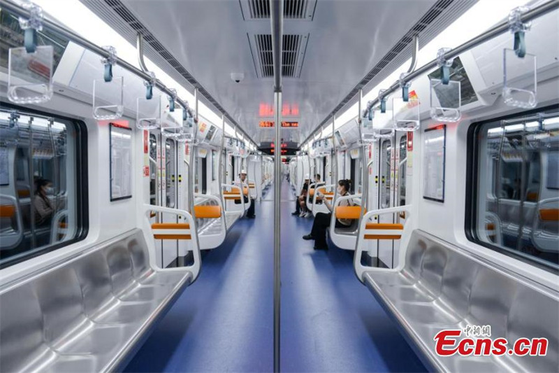 Chongqing : des voitures à températures différentes dans le même train