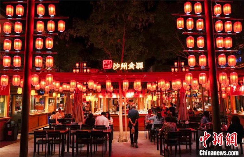 Gansu : l'économie nocturne reprend vie à Dunhuang