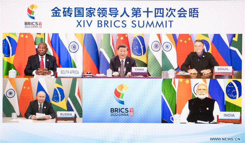 Xi Jinping appelle les pays des BRICS à poursuivre l'esprit novateur et la coopération