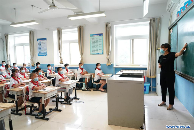 Rouverture des écoles primaires et secondaires à Beijing