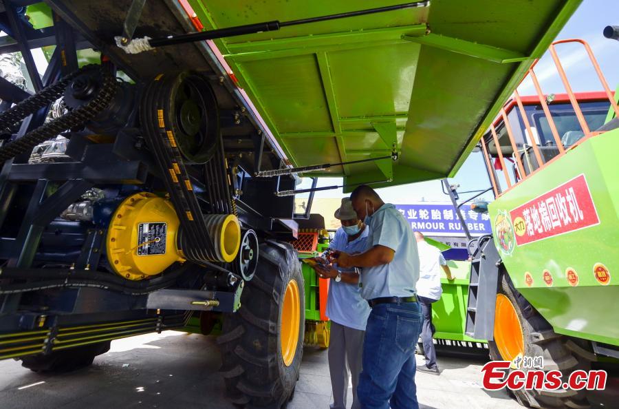 Xinjiang : l'Exposition de machines agricoles 2022 à Urumqi