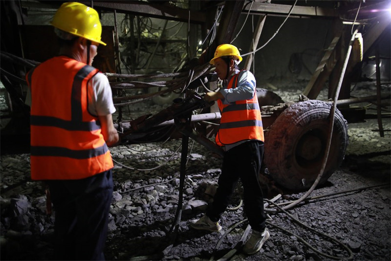 Chine : fin de la percée d'un tunnel de la ligne ferroviaire à grande vitesse Guiyang-Nanning