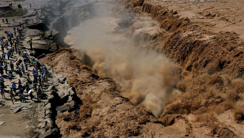 Shanxi : la cascade de Hukou sur le fleuve Jaune entre dans la saison des crues