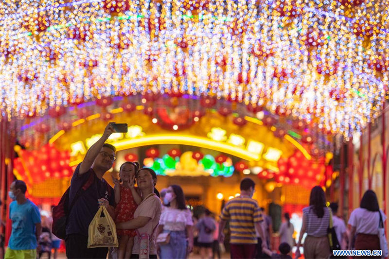 Chine : décorations pour la fête de la mi-automne à Macao
