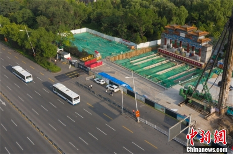 Taiyuan : la porte nord du Parc Yingze de 600 tonnes déplacée pour faire place au métro