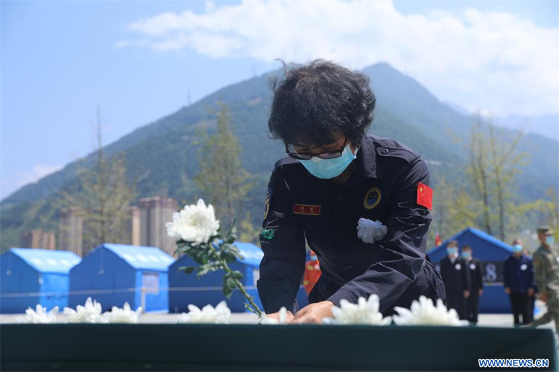 Chine : hommage aux victimes du séisme de Luding