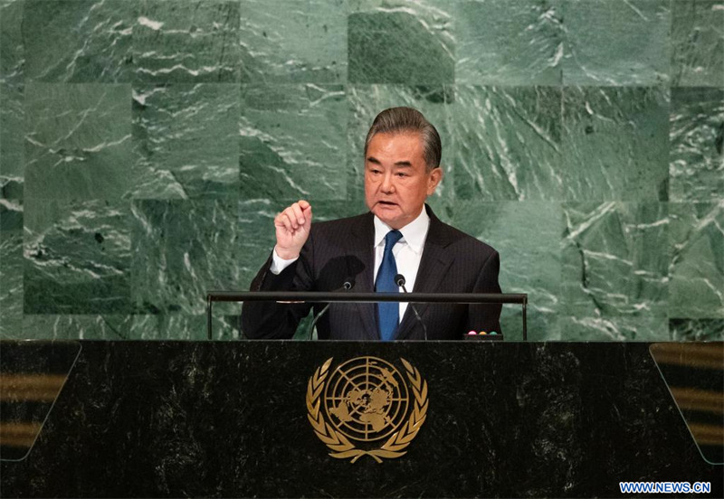 Le MAE chinois prononce un discours au débat général de la 77e session de l'AGNU