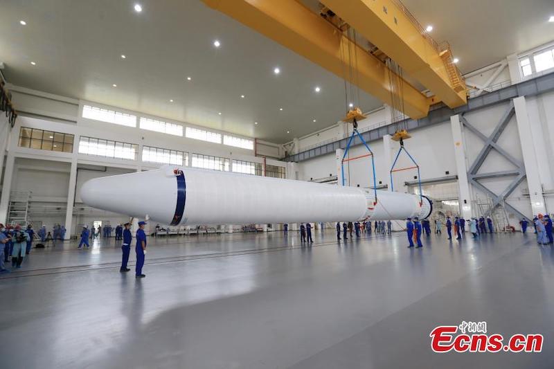 La fusée porteuse Longue Marche-7 Y6 arrive au centre de lancement d'engins spatiaux de Wenchang