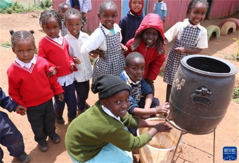 Une entreprise chinoise fournit de l'eau propre aux régions arides du Kenya