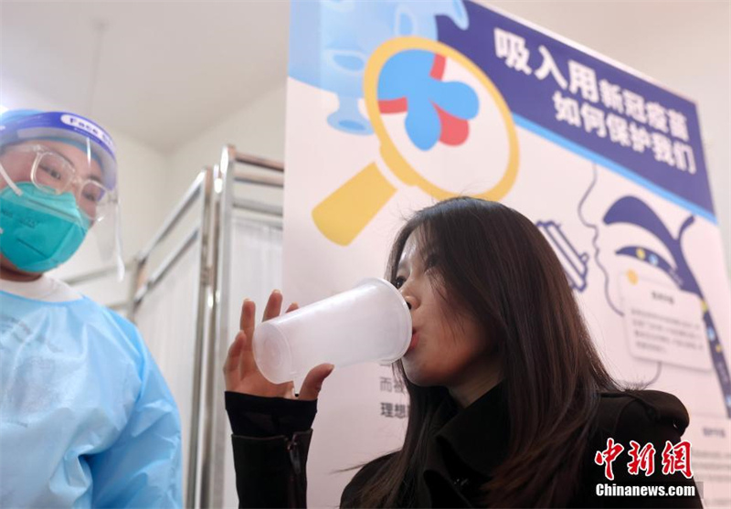 Beijing lance une campagne de vaccination contre le COVID-19 par inhalation