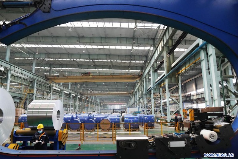 La numérisation aide à augmenter la production dans une usine du nord-est de la Chine