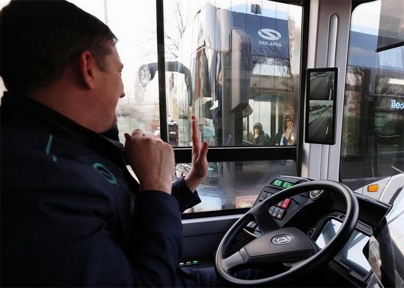 Un bus à conduite autonome fabriqué par une société chinoise va circuler en France