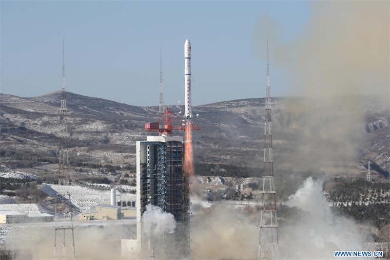 La Chine lance 14 nouveaux satellites