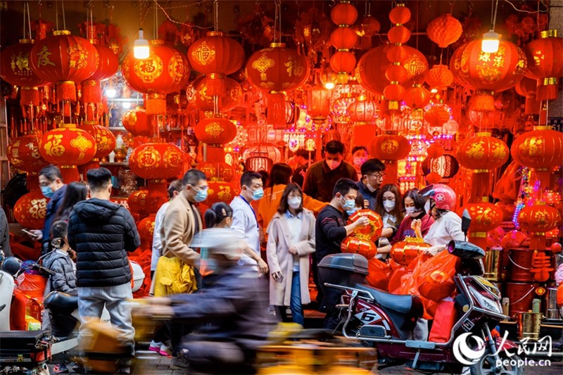 Fujian : les rues de Fuzhou sont pleines de rouge du Nouvel An chinois