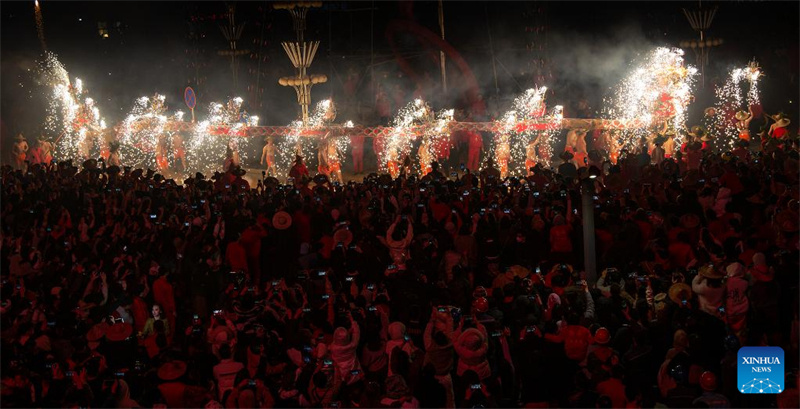 Diverses activités culturelles populaires organisées en Chine pour célébrer la prochaine Fête des Lanternes