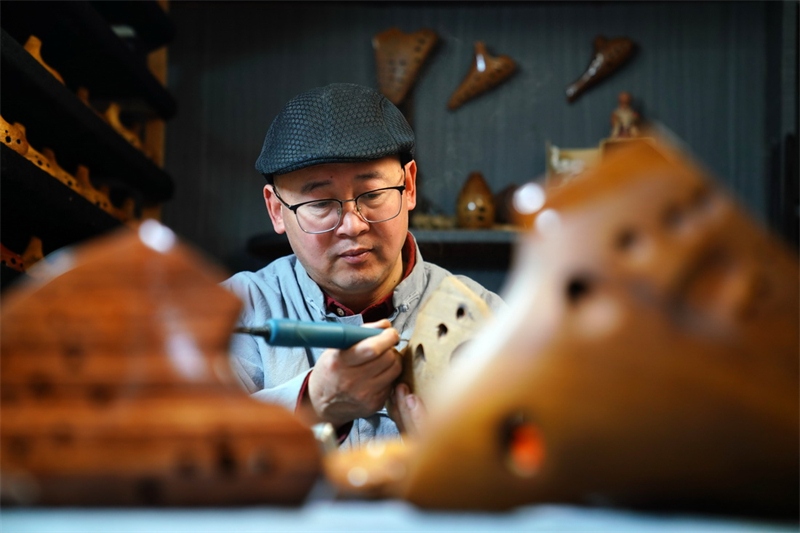 Hebei : un fabricant d'ocarina en bois avec deux décennies d'expérience