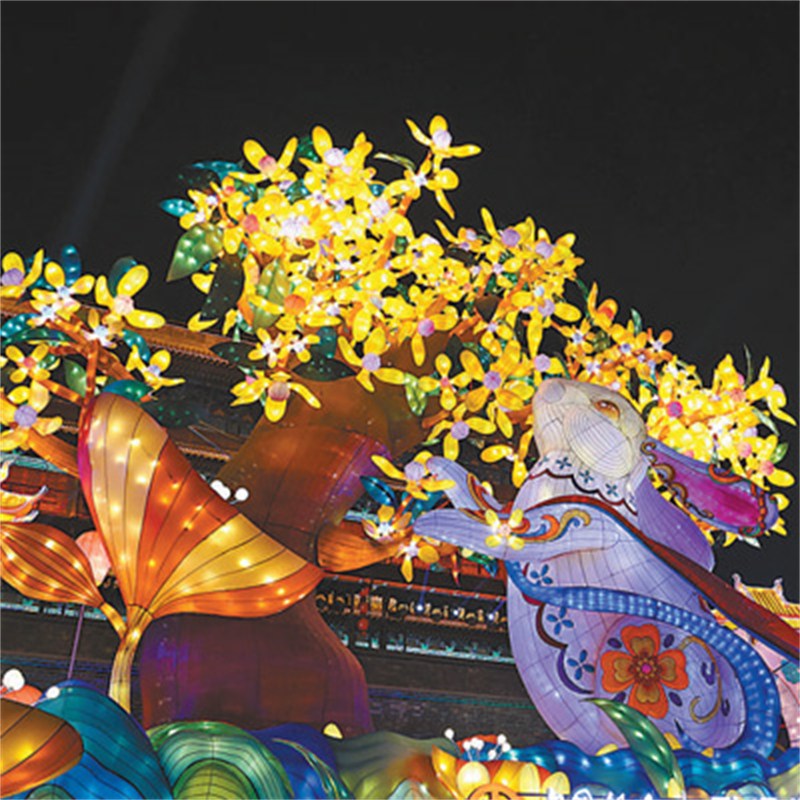 Des foires aux lanternes folkloriques organisées pour célébrer la Fête des Lanternes