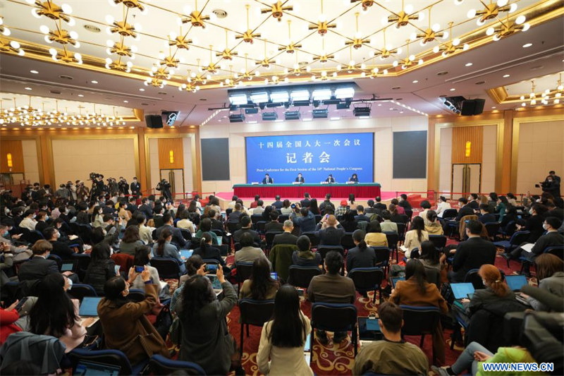 Le ministre chinois des AE rencontre la presse pour aborder la politique étrangère et les relations extérieures du pays