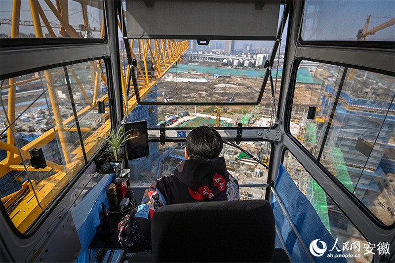 En photos : des ouvrières sur un chantier de construction dans l'Anhui