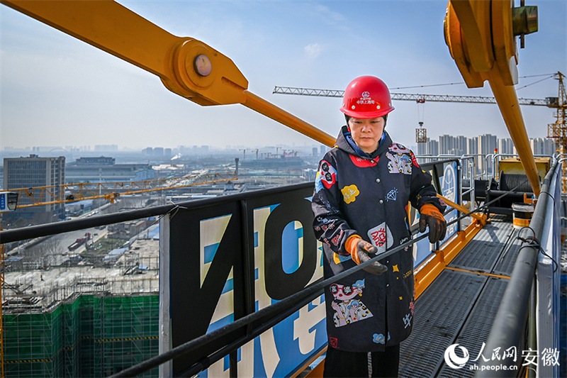 En photos : des ouvrières sur un chantier de construction dans l'Anhui