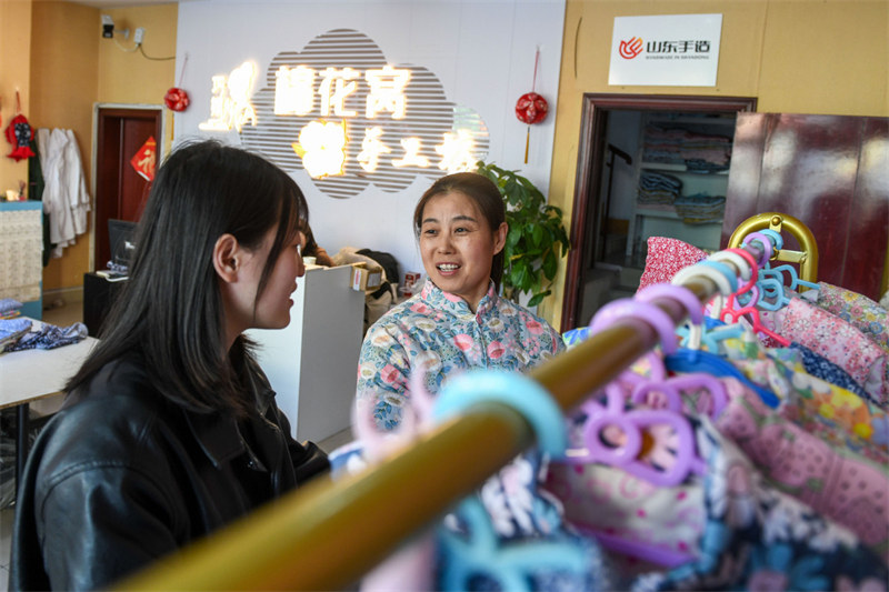 Shandong : le comté de Yiyuan soutient l'emploi et accroît les revenus des femmes