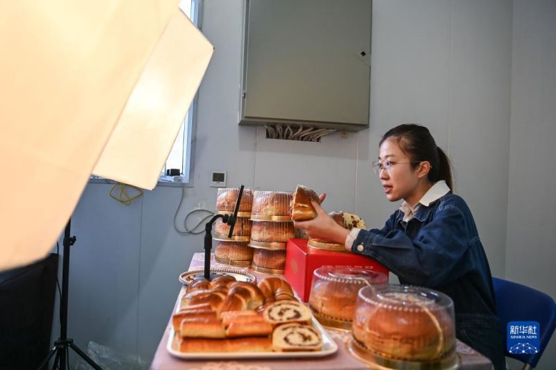 Xinjiang : les pains au fromage aux caractéristiques multiethniques de Tacheng
