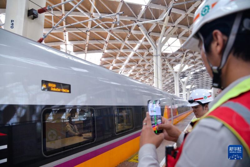 Le chemin de fer à grande vitesse Jakarta-Bandung entame une phase d'essais complets