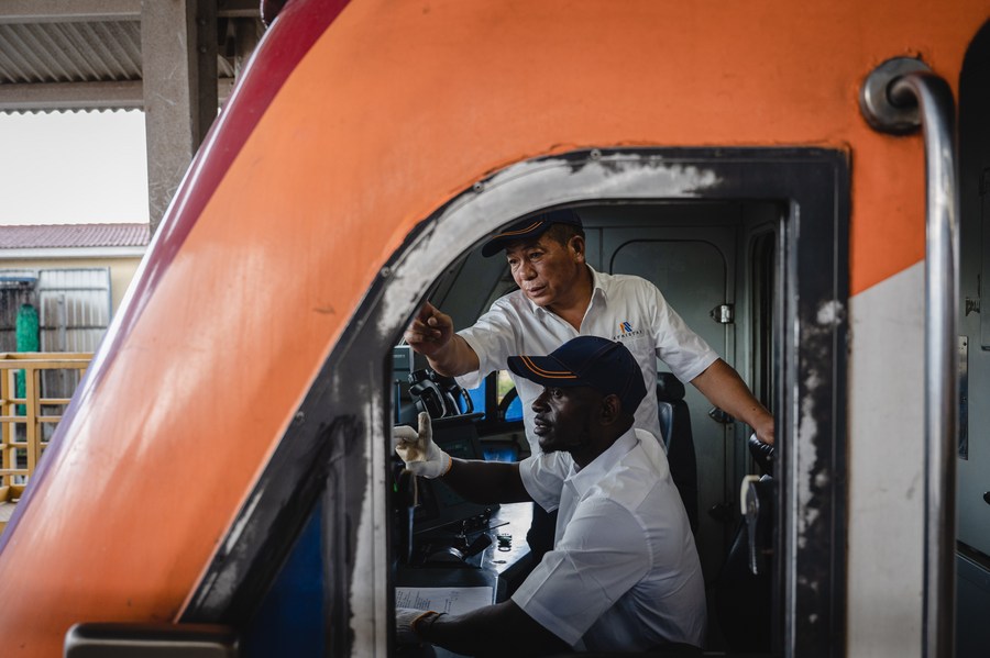 La ligne ferroviaire kényane Mombasa-Nairobi devient un modèle de partenariat sino-africain