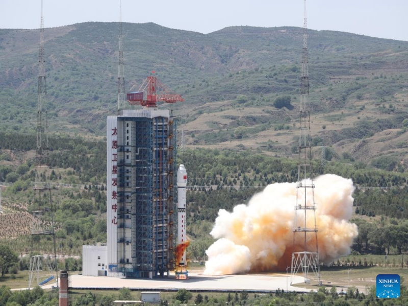 La Chine envoie un nombre record de 41 satellites avec une seule fusée