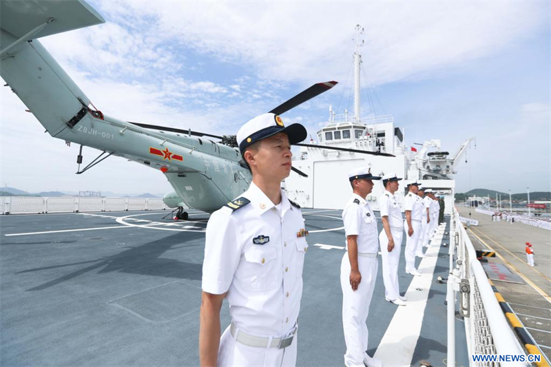 Départ d'un navire-hôpital de la marine chinoise pour une mission humanitaire