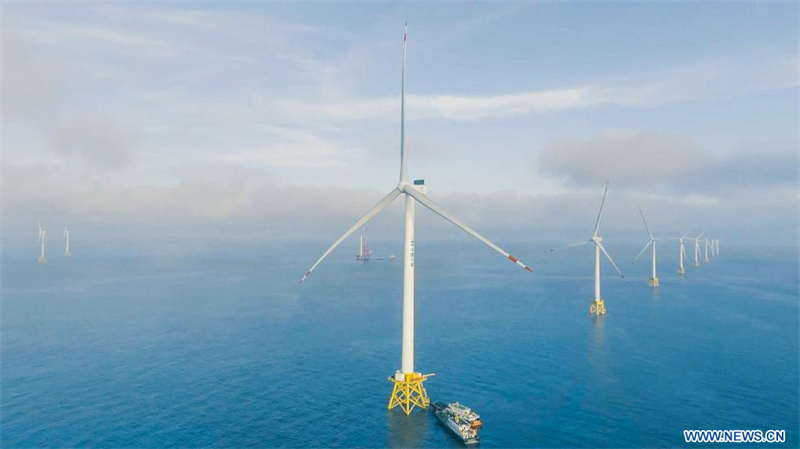 L'éolienne offshore de 16 mégawatts mise en service au large de la côte est de la Chine