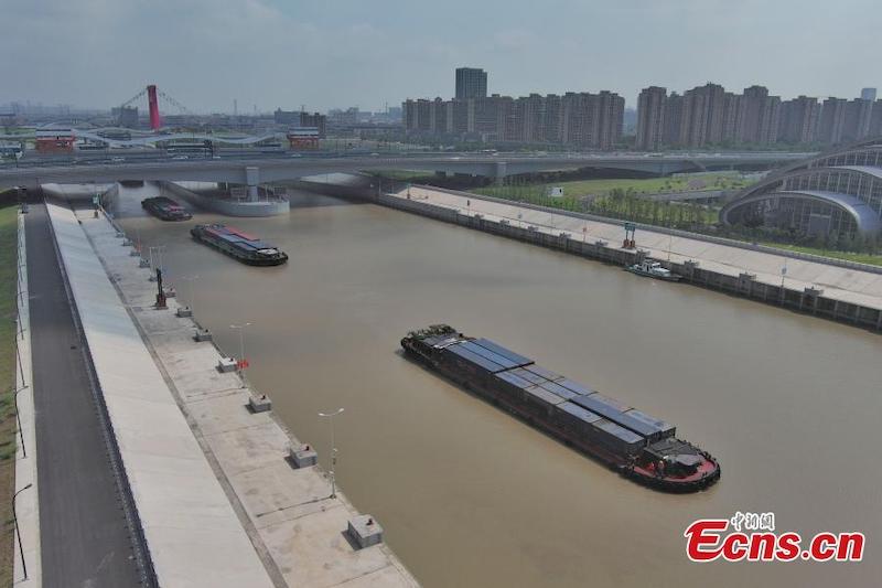 Ouverture de la deuxième voie navigable du Grand Canal