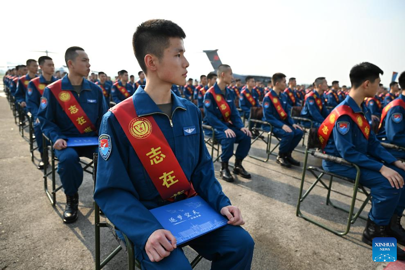 Photo des cadets des Forces aériennes de l'Armée populaire de libération chinoise prise sur un aéroport militaire de Chengdu, la capitale de la province du Sichuan (sud-ouest de la Chine), le 19 juillet 2023. (Photo / Xinhua)