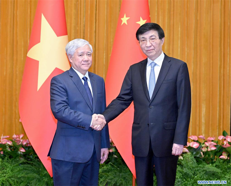 Le plus haut conseiller politique chinois espère une plus grande coopération avec le FPV
