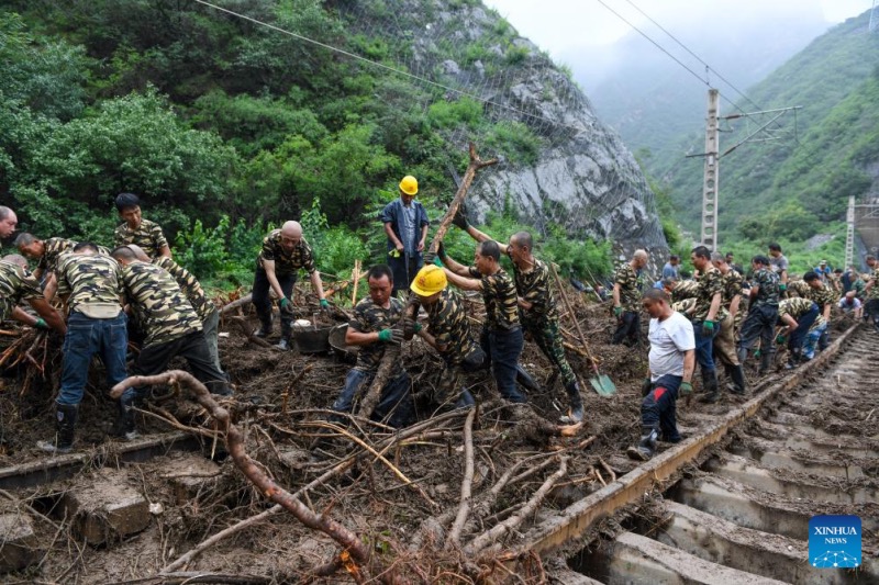 Beijing : les secours sont en cours dans les districts touchés par les inondations