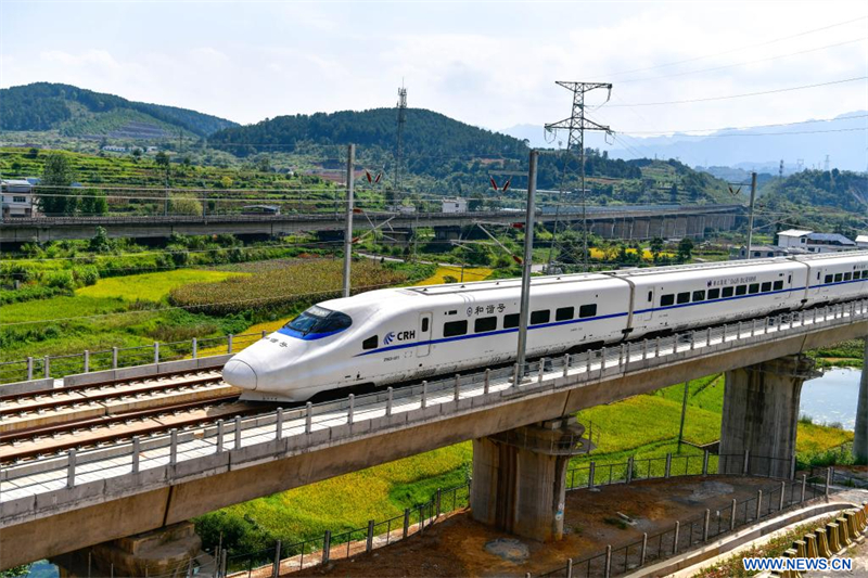 Le réseau ferroviaire à grande vitesse s'étend aux régions karstiques du sud de la Chine