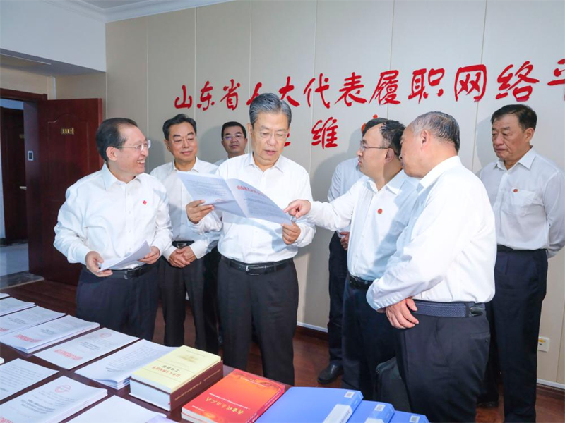 Chine : le plus haut législateur appelle au développement de haute qualité du travail législatif local