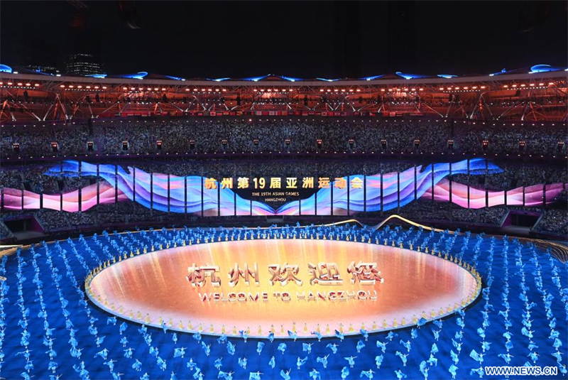 Des artistes présentent un spectacle lors de la cérémonie d'ouverture des 19es Jeux asiatiques à Hangzhou, capitale de la province chinoise du Zhejiang (est), le 23 septembre 2023. (Photo : Xu Yu)