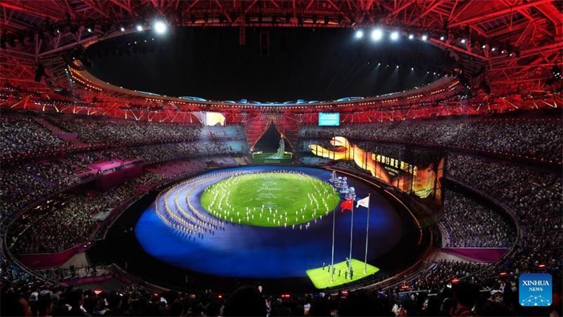 Le président par intérim du COA proclame la clôture des Jeux asiatiques de Hangzhou