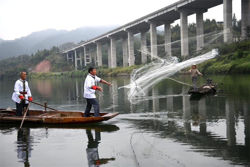 Guangxi : Longsheng célèbre la pêche avec son «Festival du poisson»